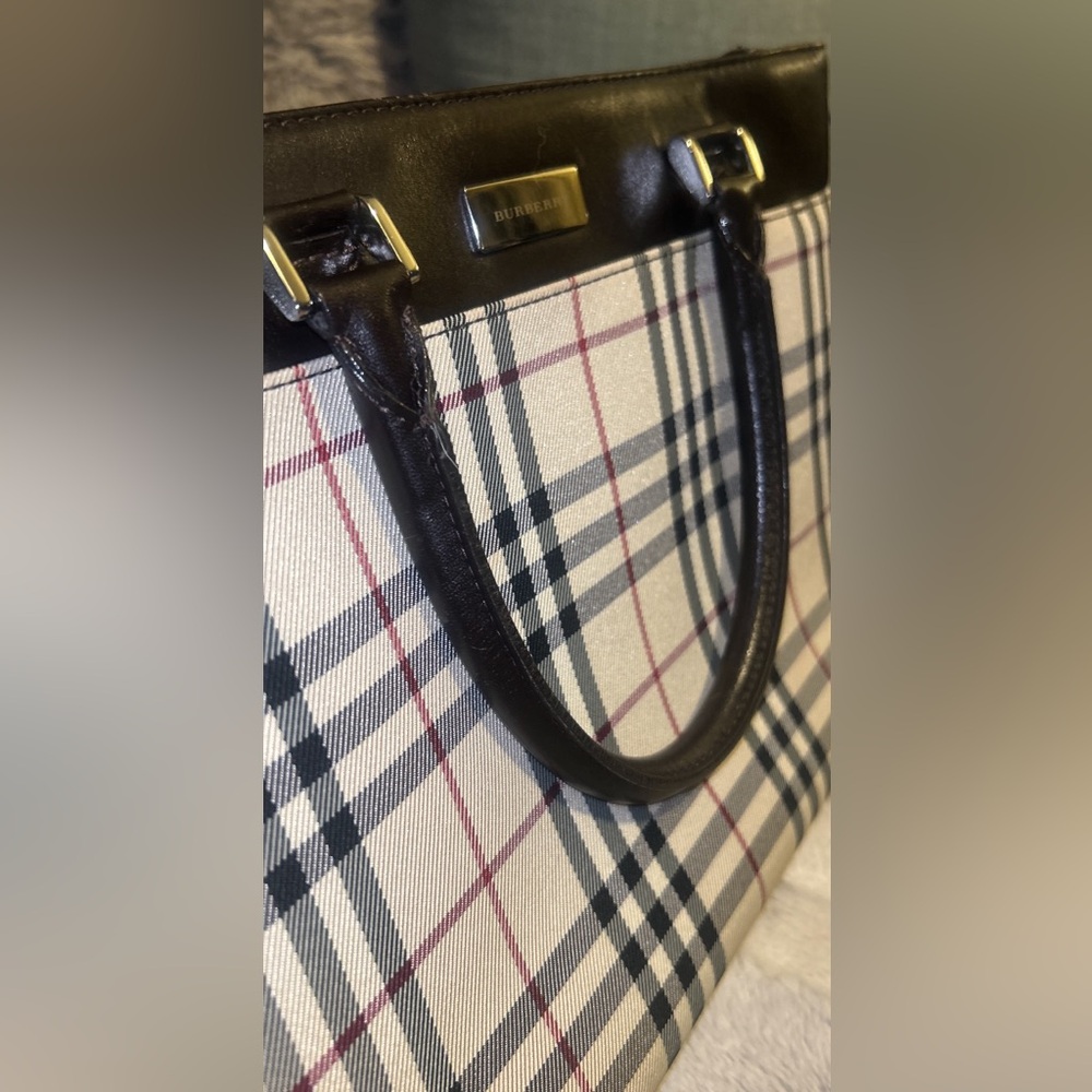 Burberry Canvas Nova Check Medium Square Tote - Picture 8 of 16